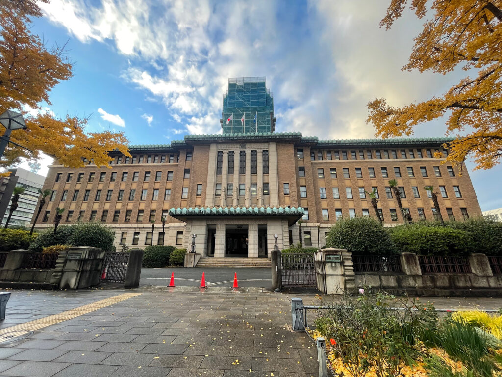 神奈川県庁・超巨大煉瓦建築マッドフラッド